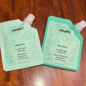 Amika The Kure Strength Repair Duo in Mint Green
